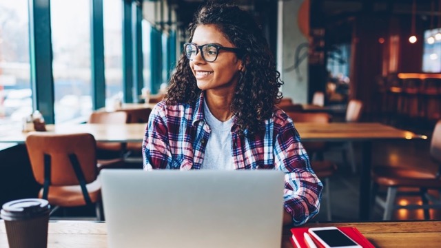 Student submits her university application online