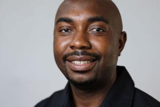 Dr Frans Manthosi